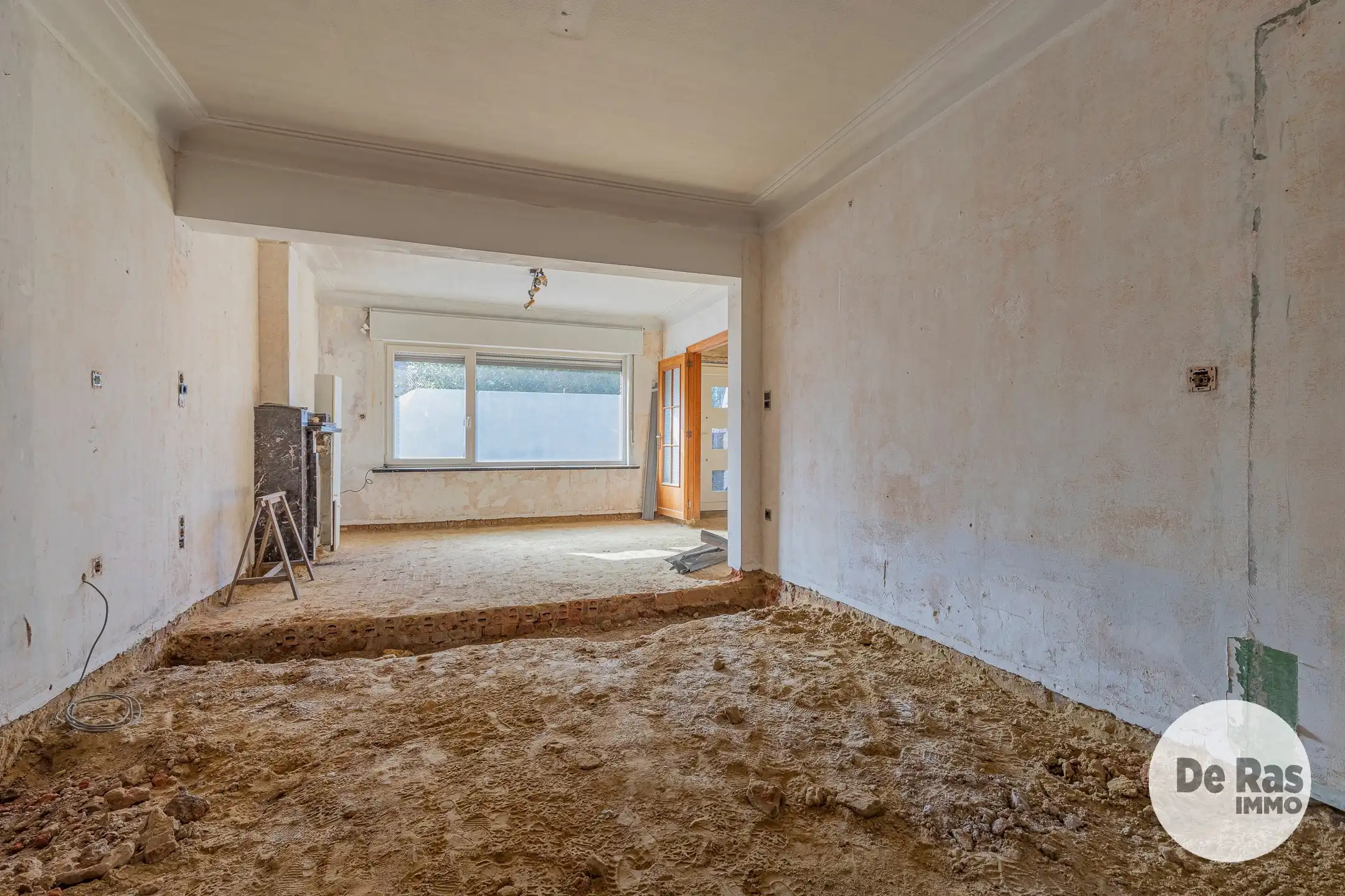 HAALTERT - Verder te renoveren woning met 4 kamers en tuin foto 4