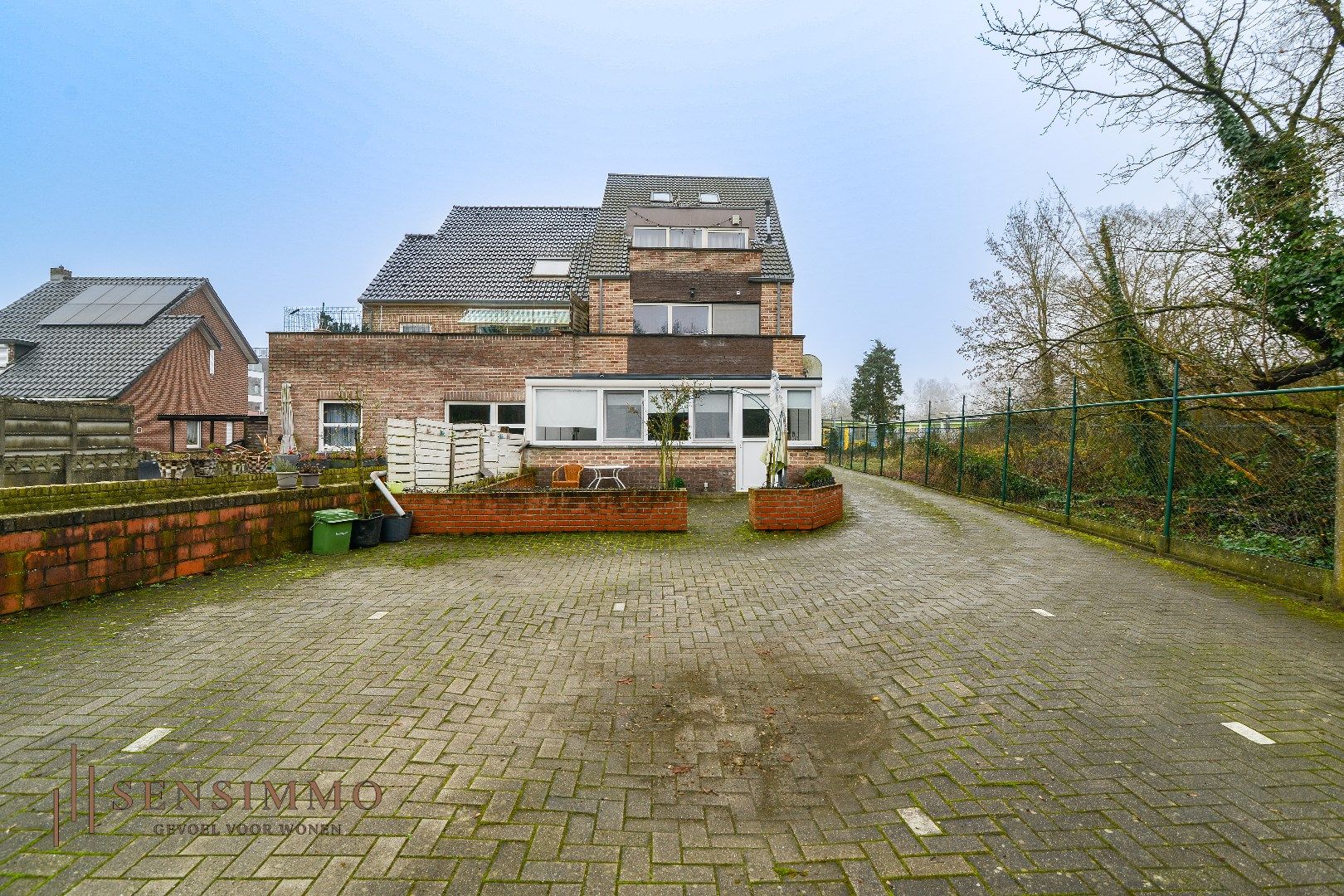 Gelijkvloers appartement met 3 slaapkamers, parking en privé tuin foto 22