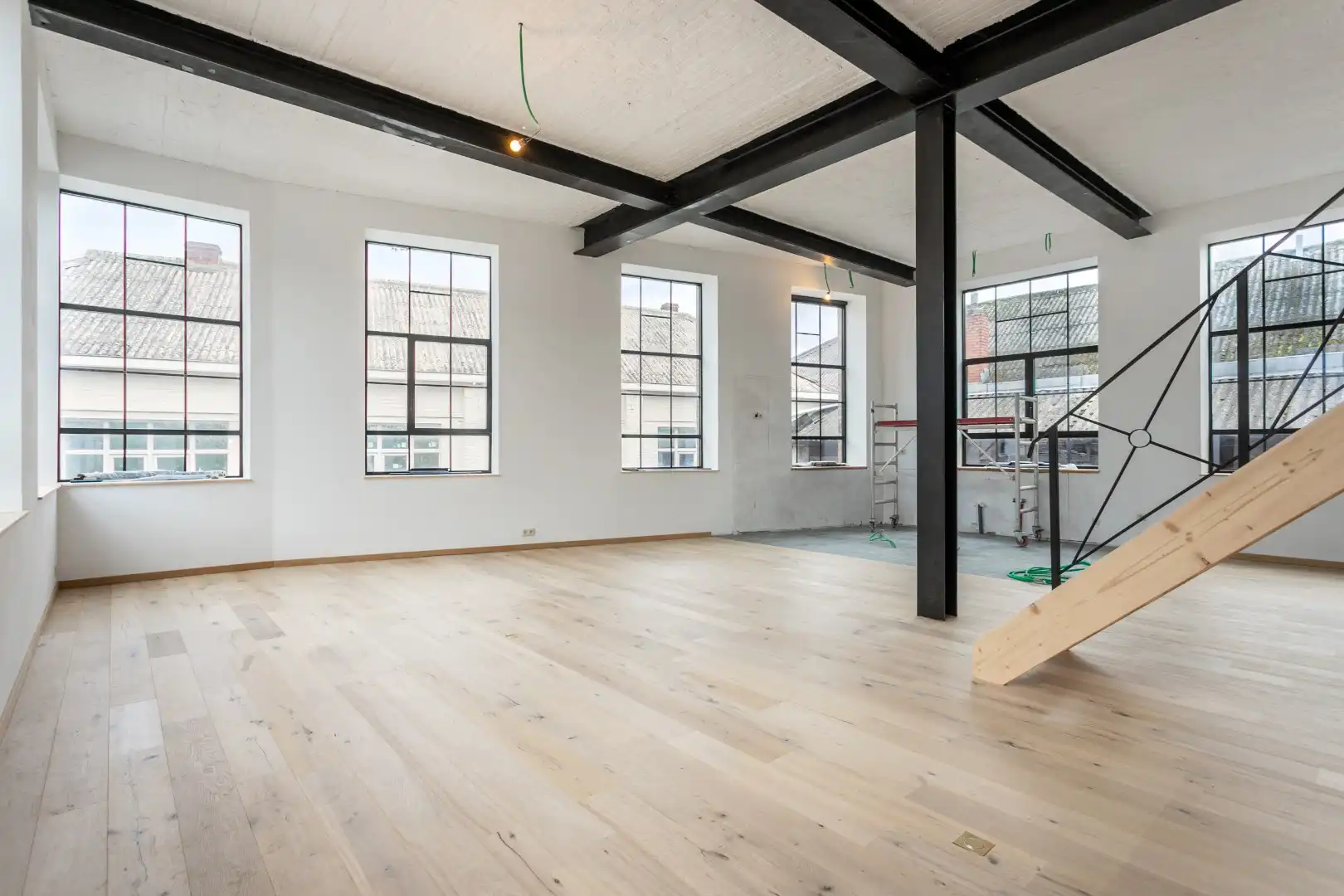 Opbrengsteigendom met gerenoveerde loft (EPC B) en atelier (100m²) naast het station van Braine-le-Comte foto 10