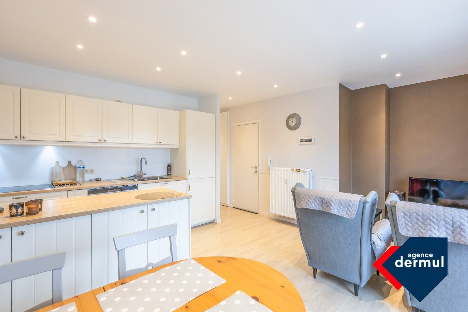 RESIDENTIE ANNIE foto {{pictureIndex}}