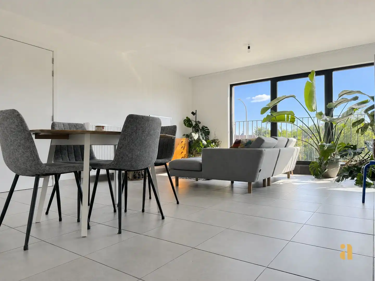 Zonnig en lichtrijk appartement met waterzicht foto 6