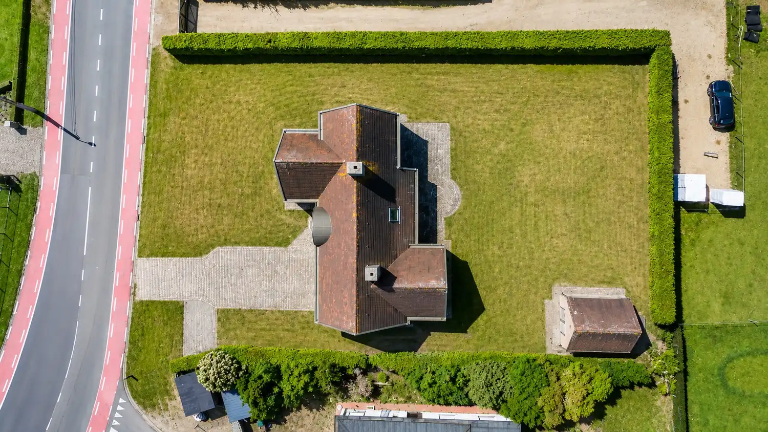 Ruime en degelijk gebouwde villa op groen perceel van 1318m² met zicht op de velden foto 27