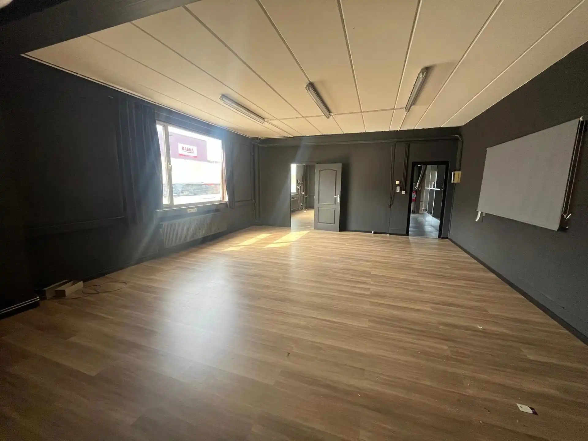 Wommelgem: 1.008 m² magazijn met mezzanine en kantoor foto 11