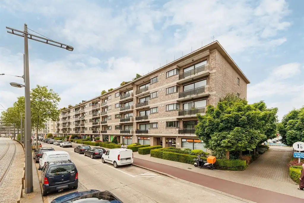 Ruim appartement met open zicht en garagebox foto 23