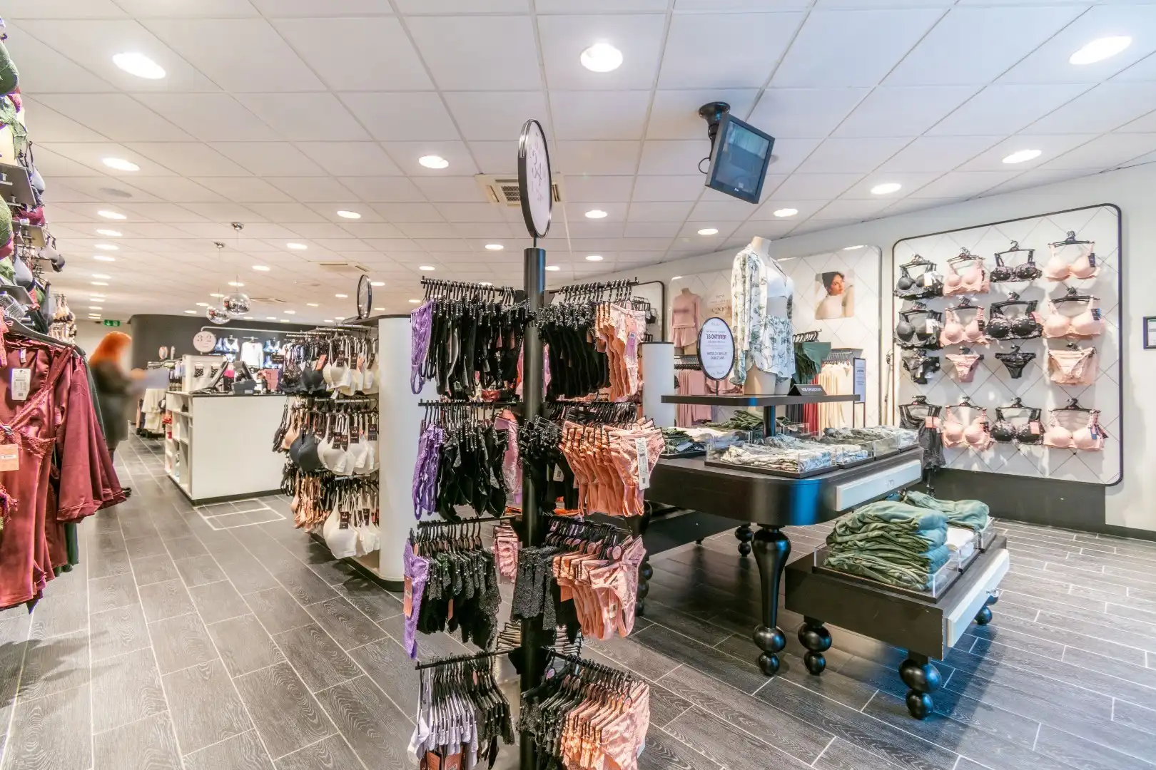 Een zeer ruim (215m²) handelsgelijkvloers foto 2