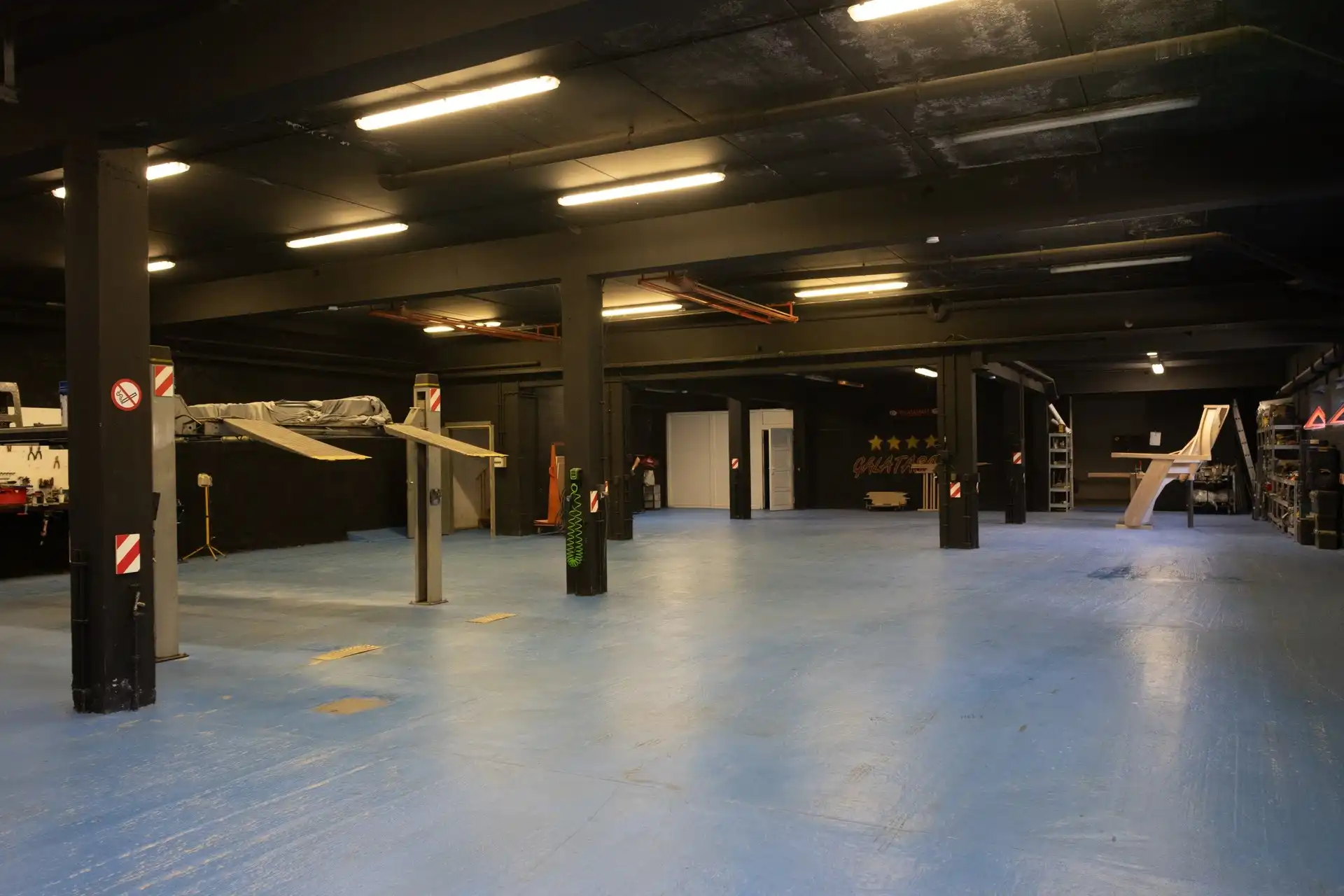 Veelzijdig handelspand met toonzaal, atelier en ruime woonst te Okegem foto 8