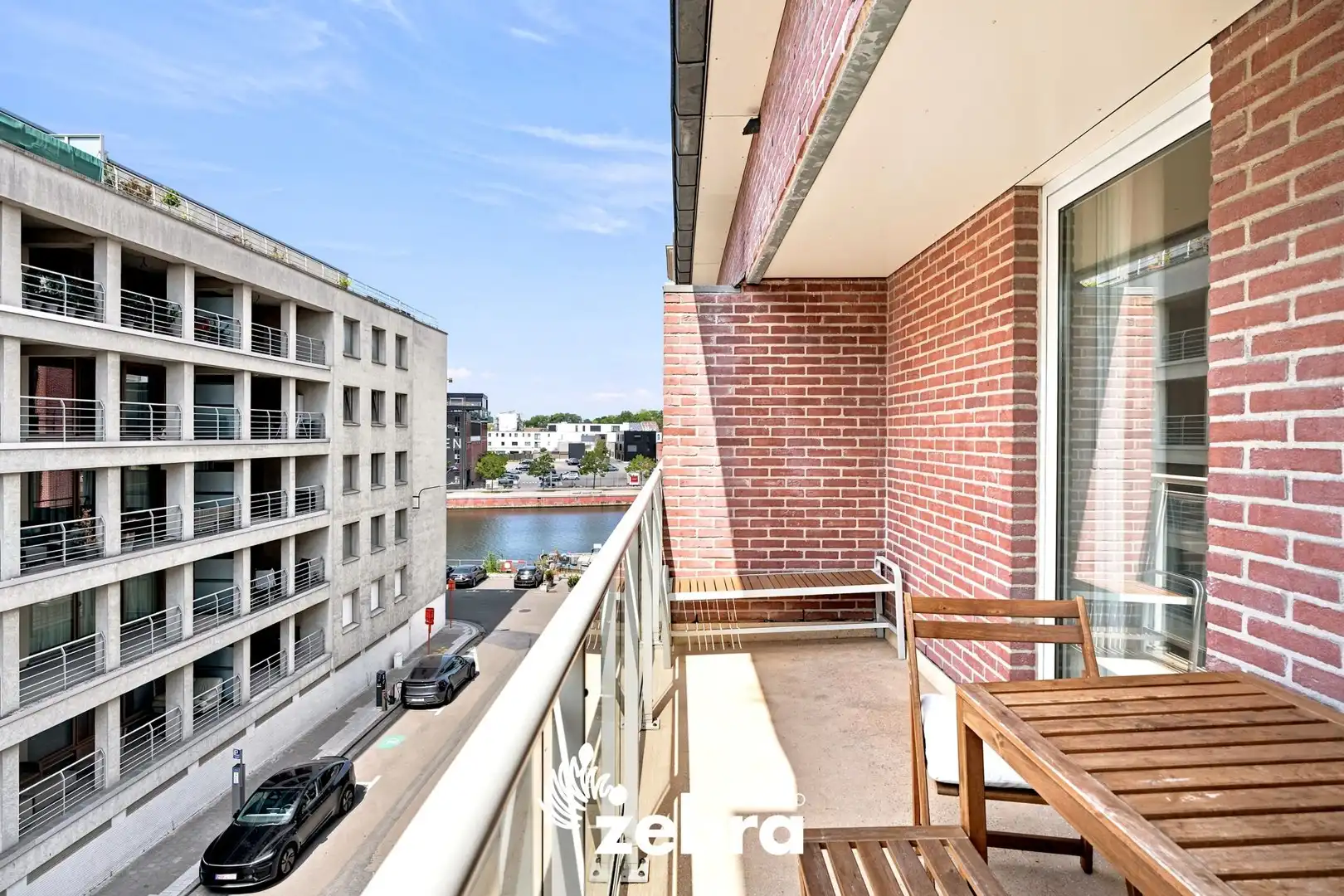 Lichtrijk 2-slaapkamerappartement met terras en staanplaats te centrum Kortrijk! foto 21