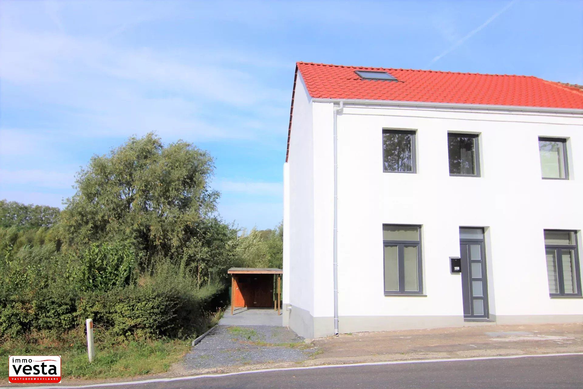 instapklare woning met rustige ligging foto {{pictureIndex}}