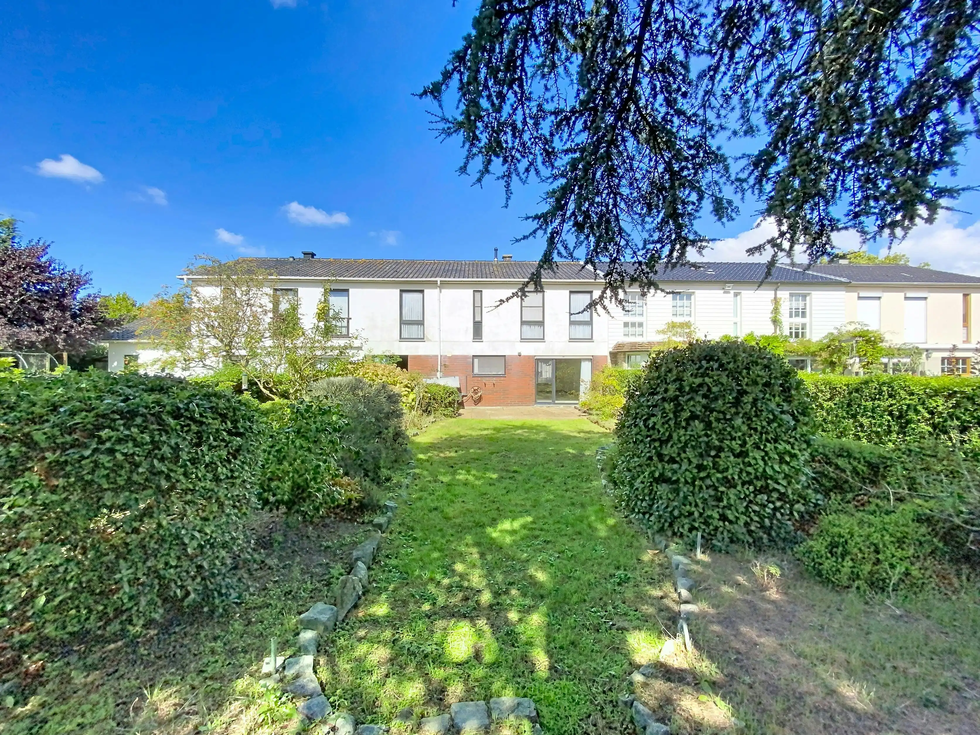 Te renoveren huis met 5 slaapkamers en tuin te koop in Heist foto 9