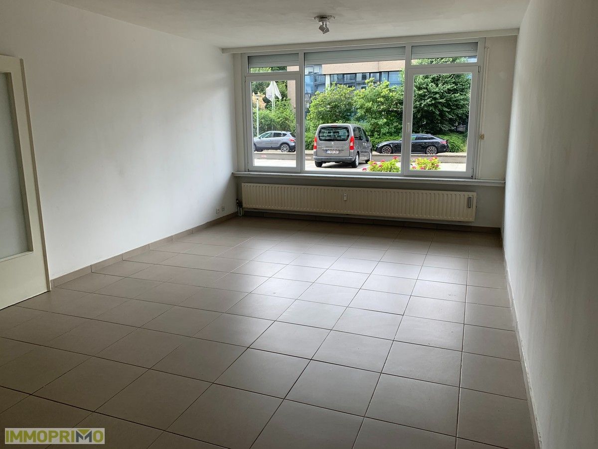 Gelijkvloersappartement met 2 slaapkamers. foto 3