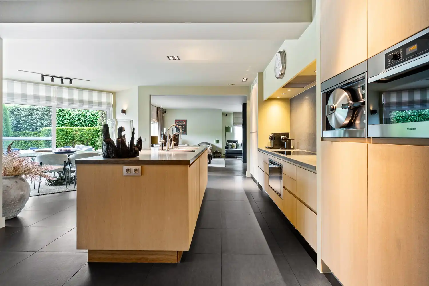 Exclusieve villa met 550 m² bewoonbare oppervlakte op een prachtig perceel van 5.458 m² nabij het centrum van Heist-op-den-Berg foto 13