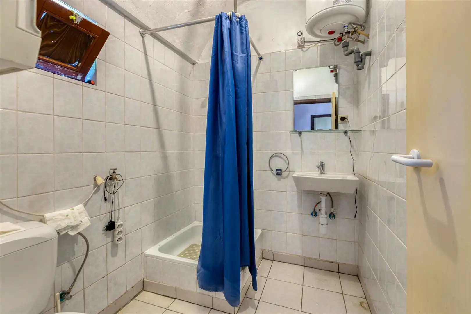 TE KOOP: Uniek woon- en investeringspand met ruime woning en 6 verhuurde studio’s te Heusden-Zolder! foto 42