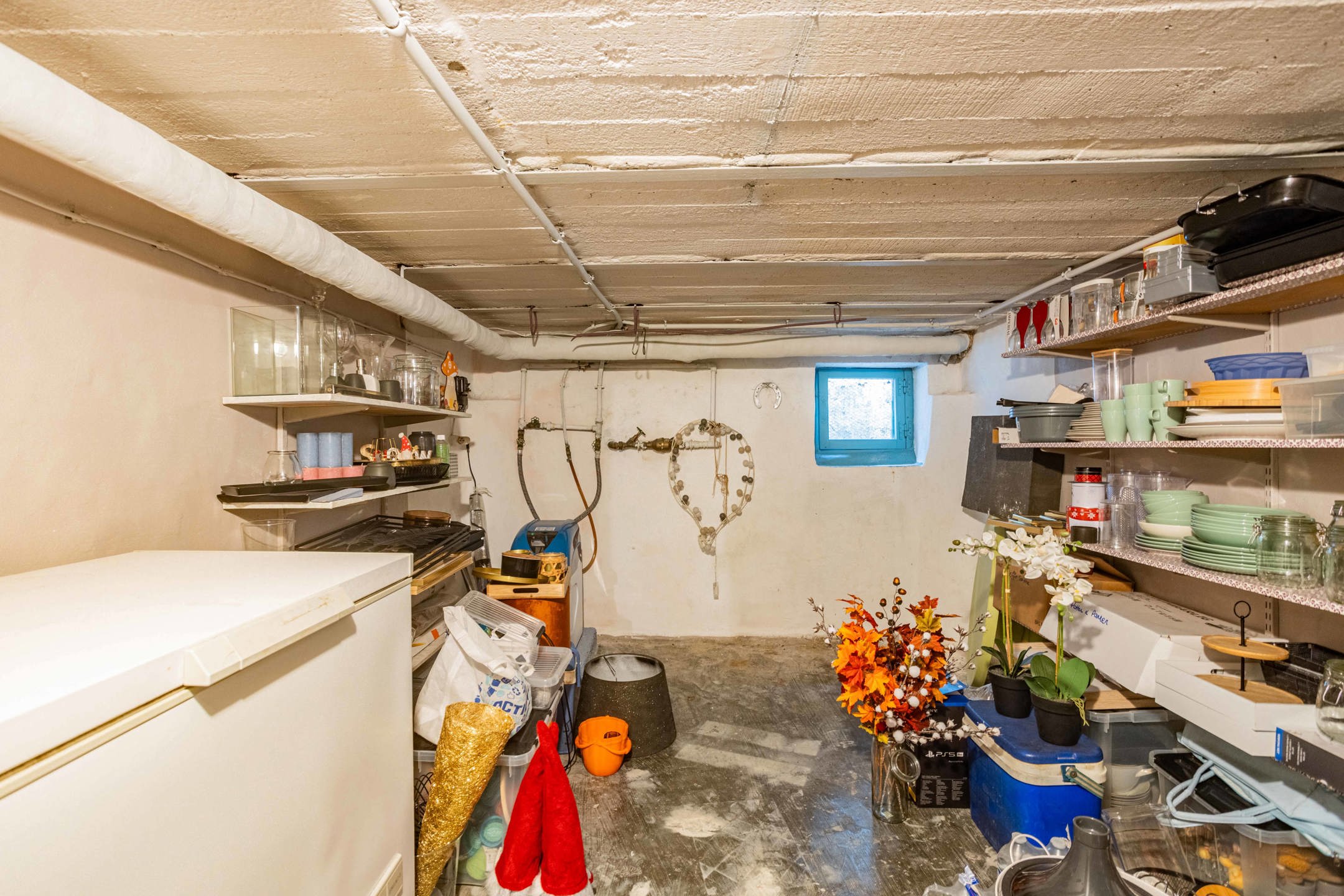 Gunstig gelegen halfopen bebouwing met grote tuin. foto 17