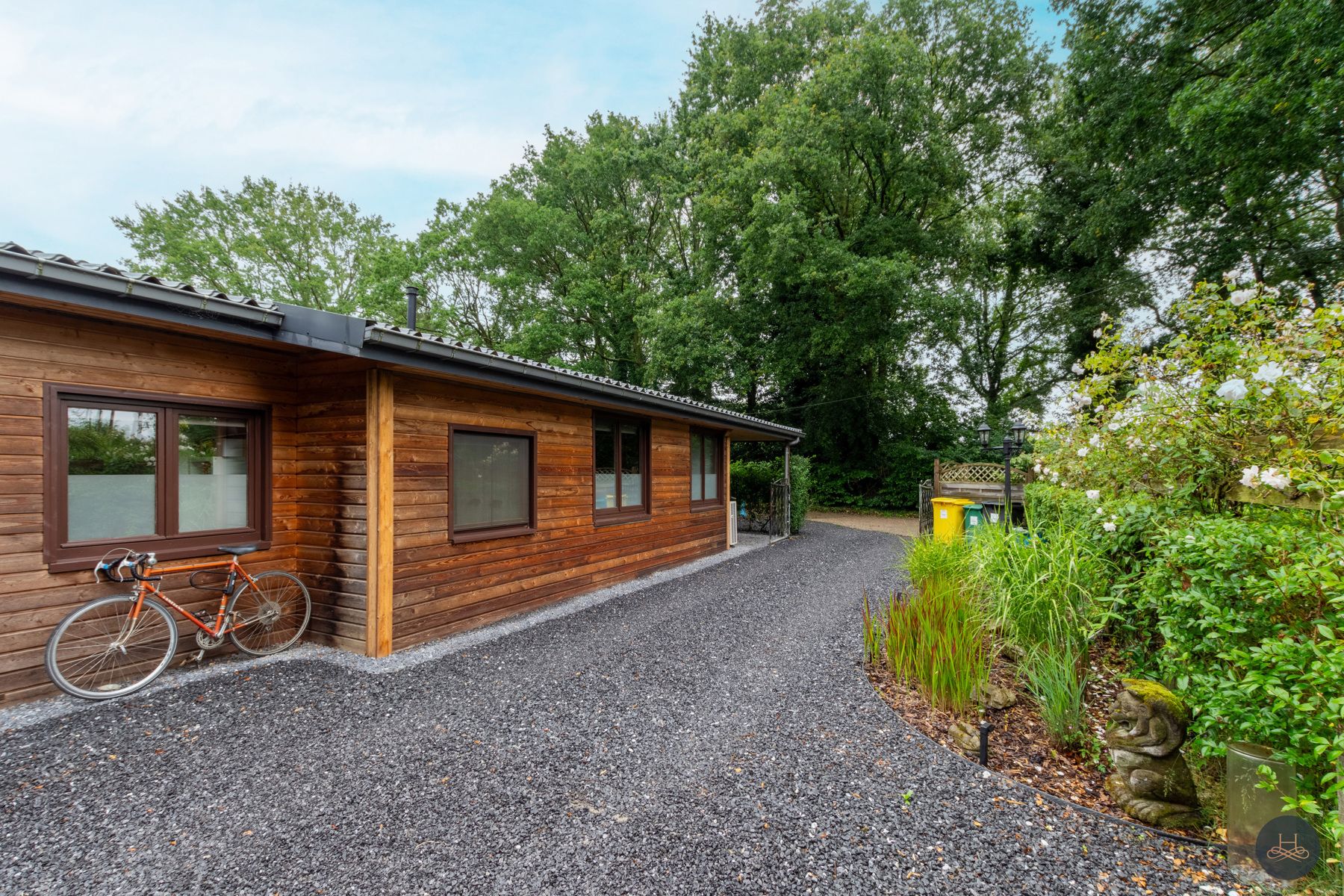Vernieuwde en instapklare chalet op rustige locatie foto 2