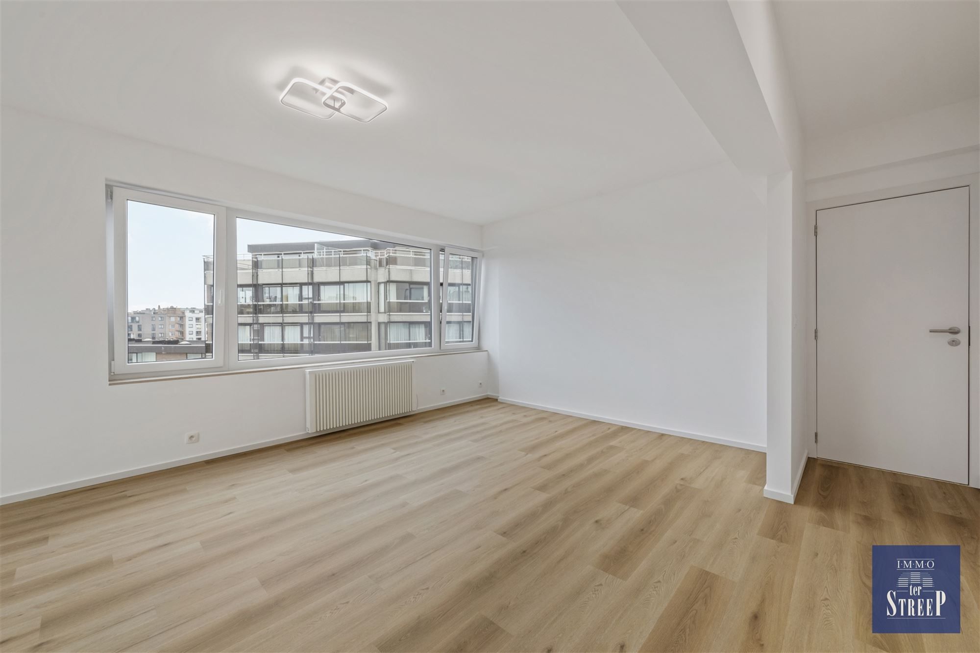 Volledig gerenoveerd appartement met 1 slaapkamer foto 4