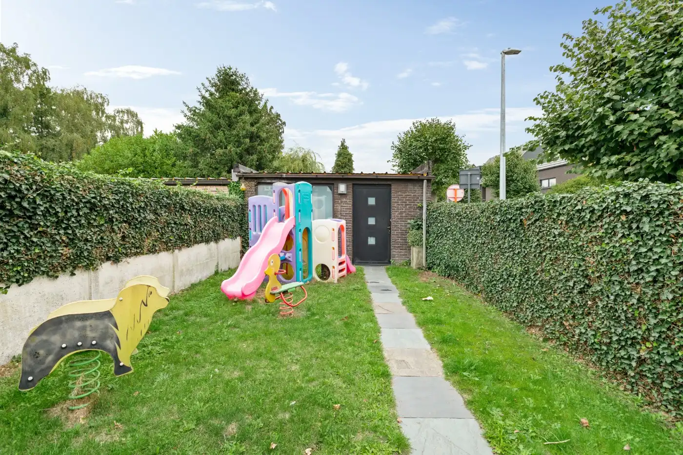 Centraal gelegen opbrengsteigendom met handelsgelijkvloers en app. op de 1e verd. foto 30