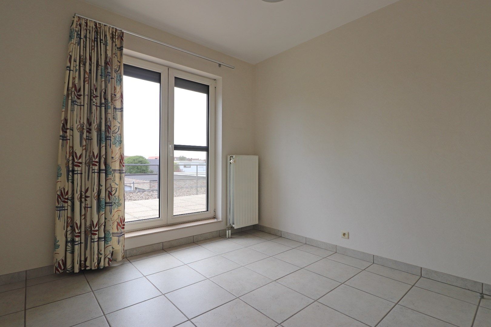 Verzorgd appartement met ruim terras foto 7