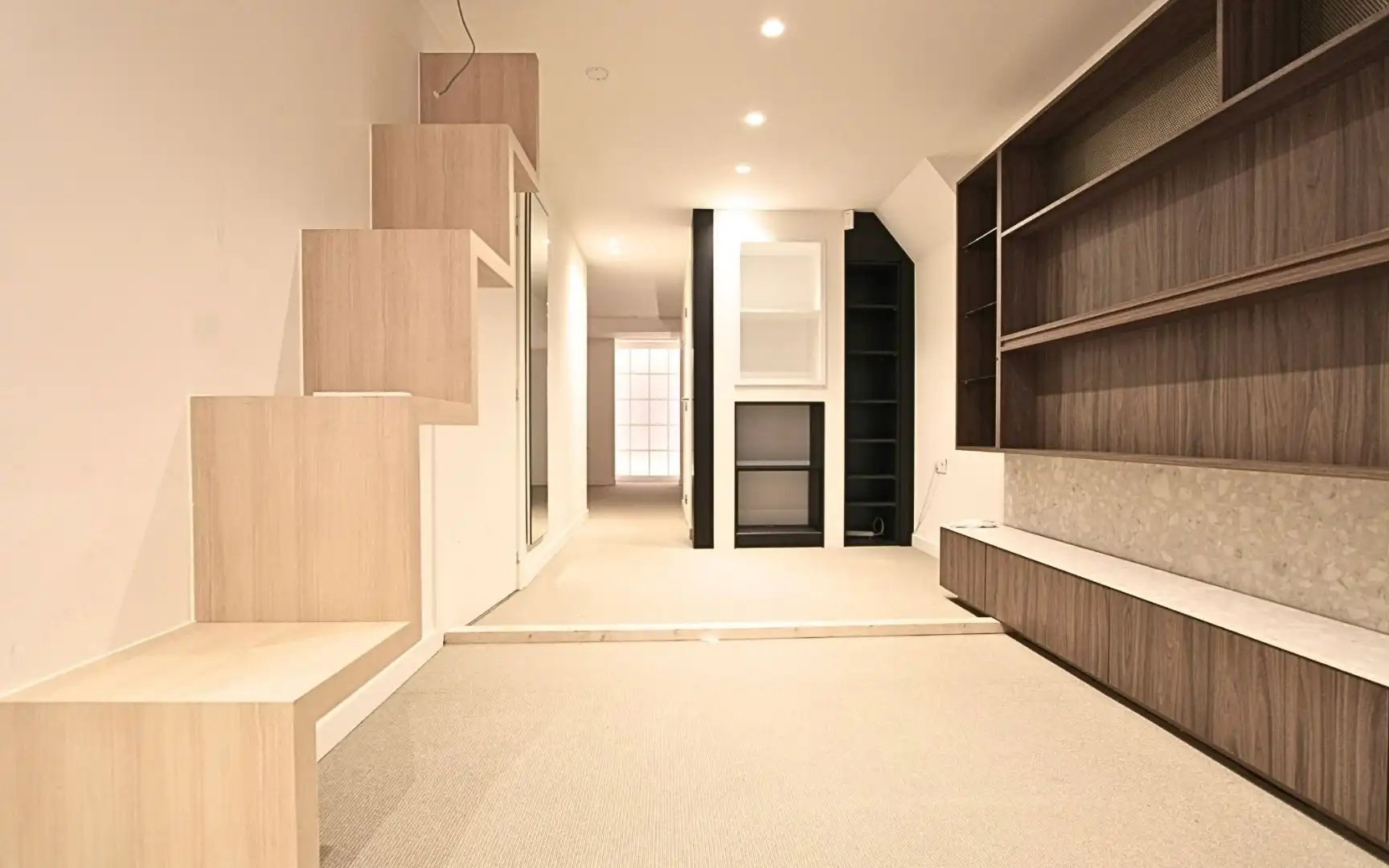 handelspand te huur Lippenslaan 210 foto 6