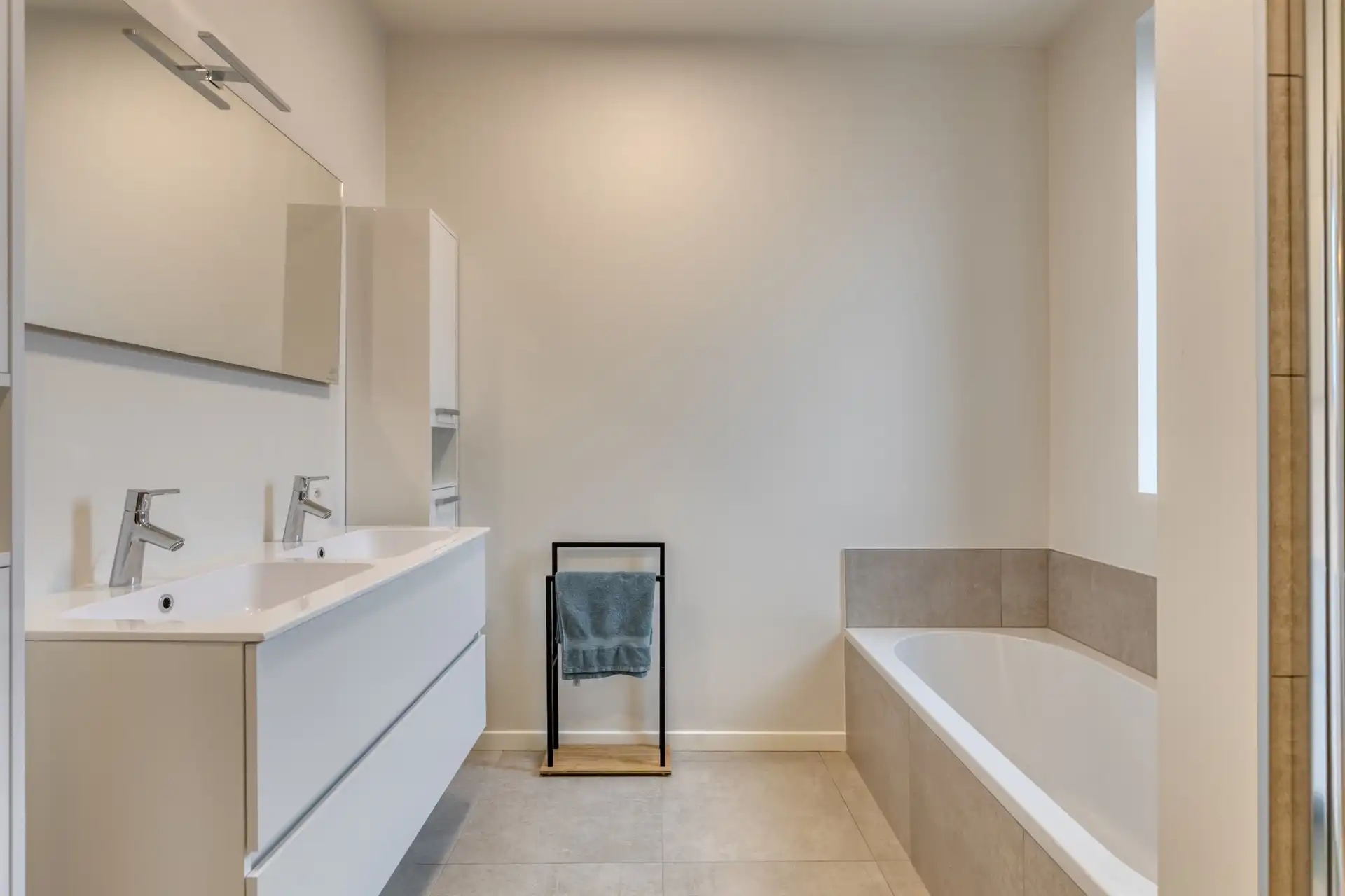 Prachtige nieuwbouwwoning (onder Registratierechten) foto 18