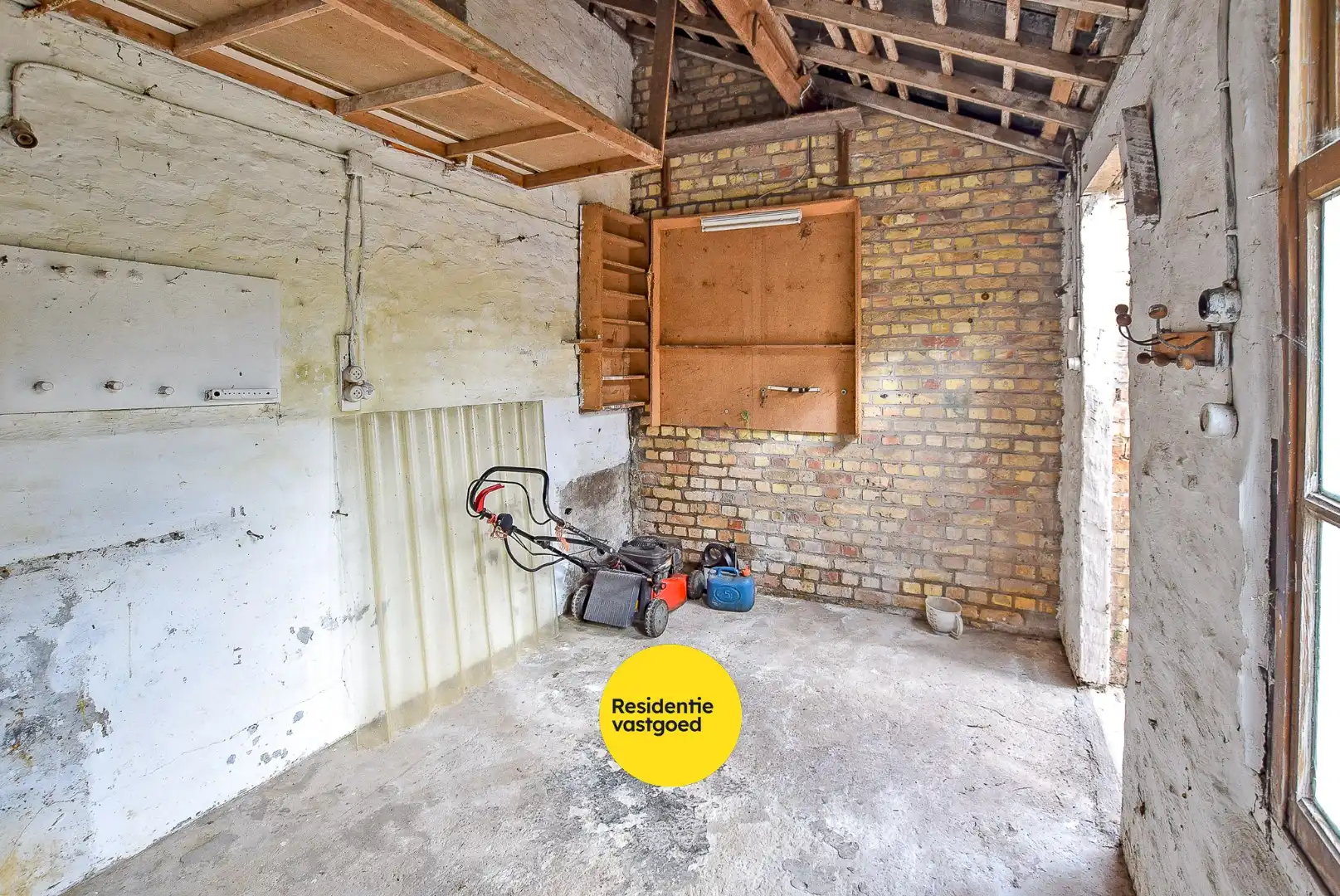 Zeer ruime te renoveren woning met statige gevel op 445 m² met zuid-west georiënteerde tuin. foto 27