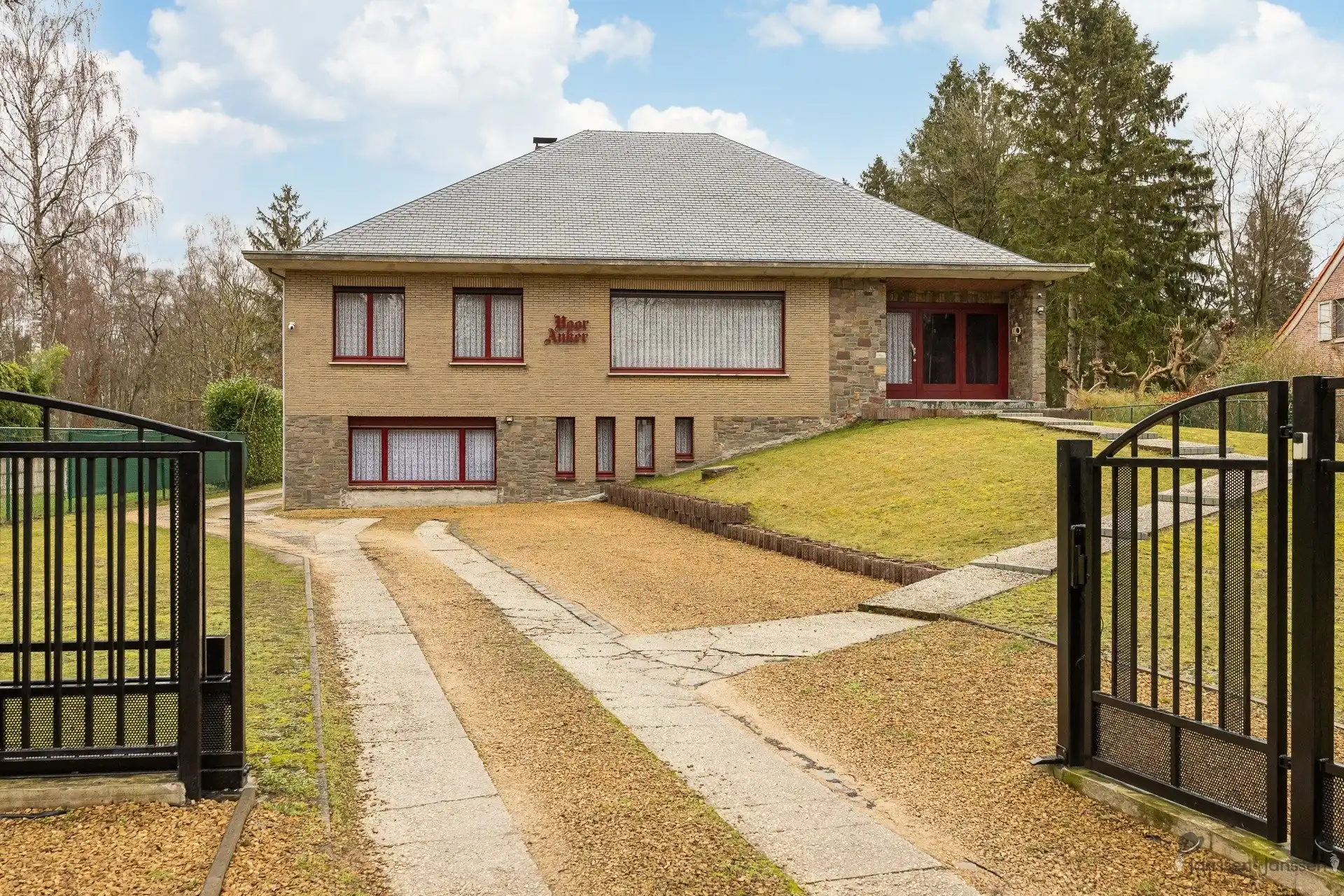 Villa met eindeloze mogelijkheden op 6270 m² grond foto 3