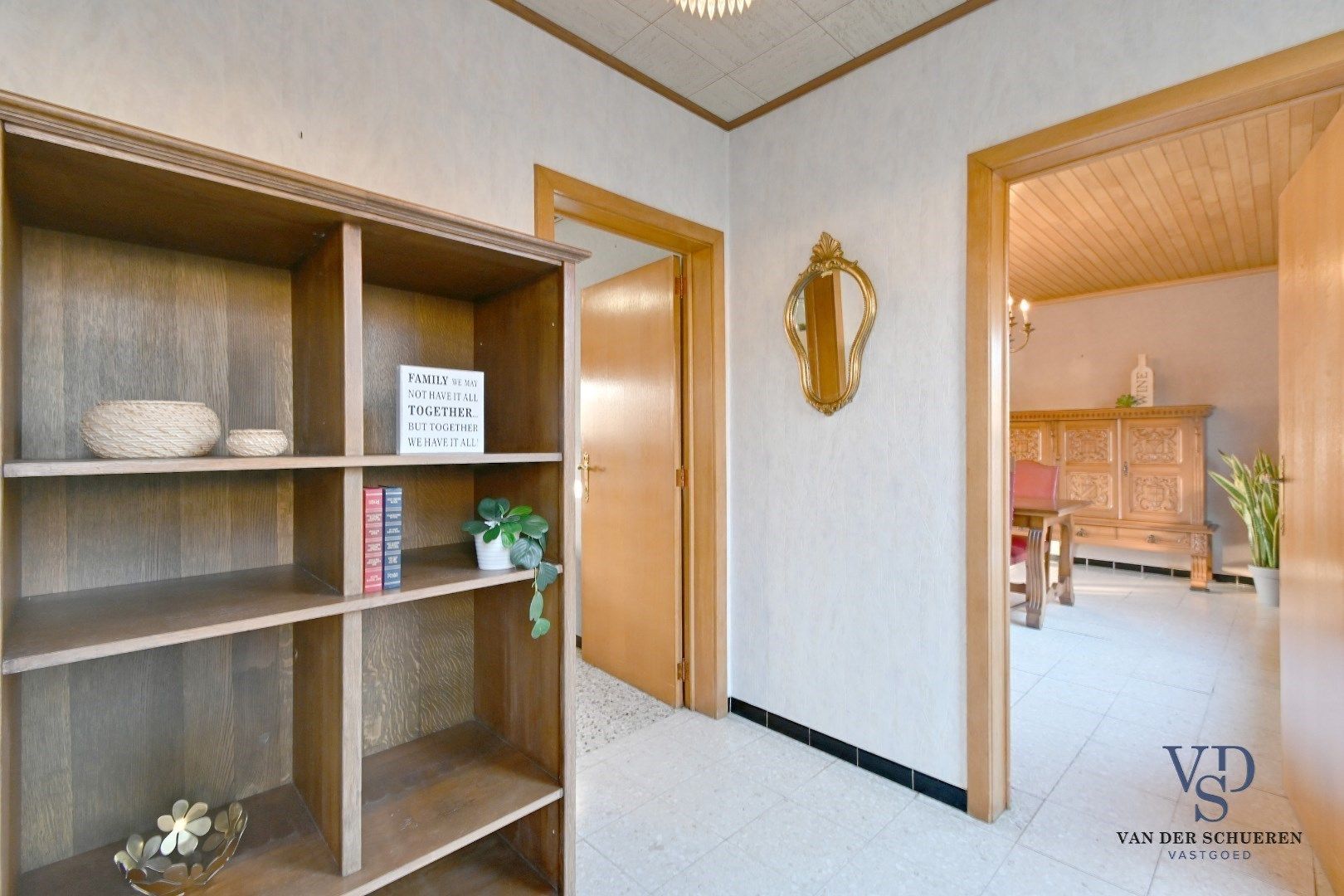 Degelijke bungalowwoning gelegen in een rustige verkaveling foto 5