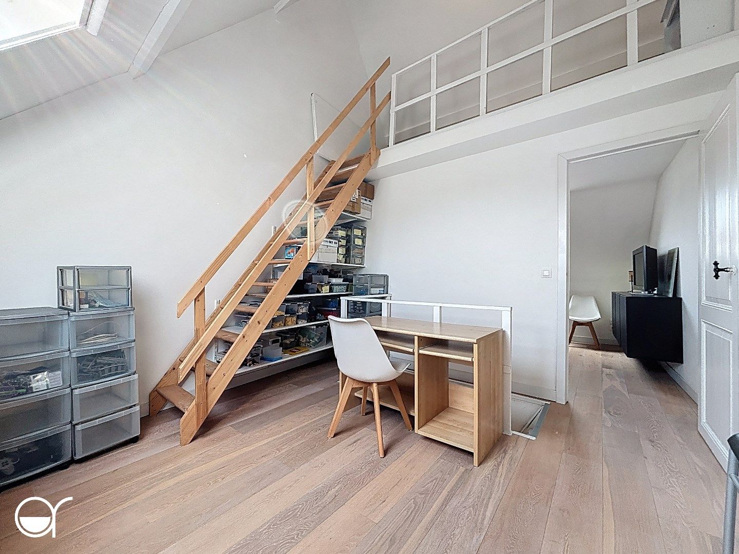 Rijwoning met terras en 3 slaapkamers foto 20