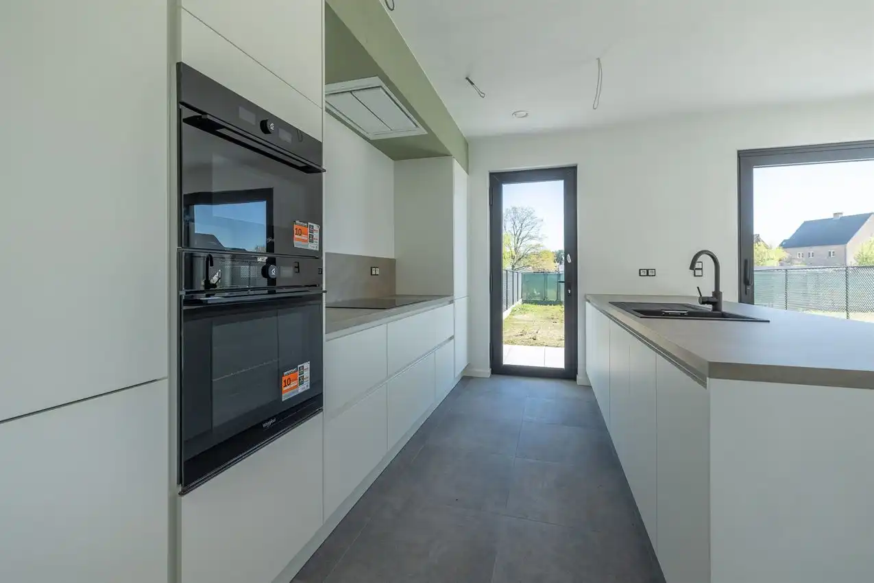 Instapklare nieuwbouwwoning met 3 slk foto 11