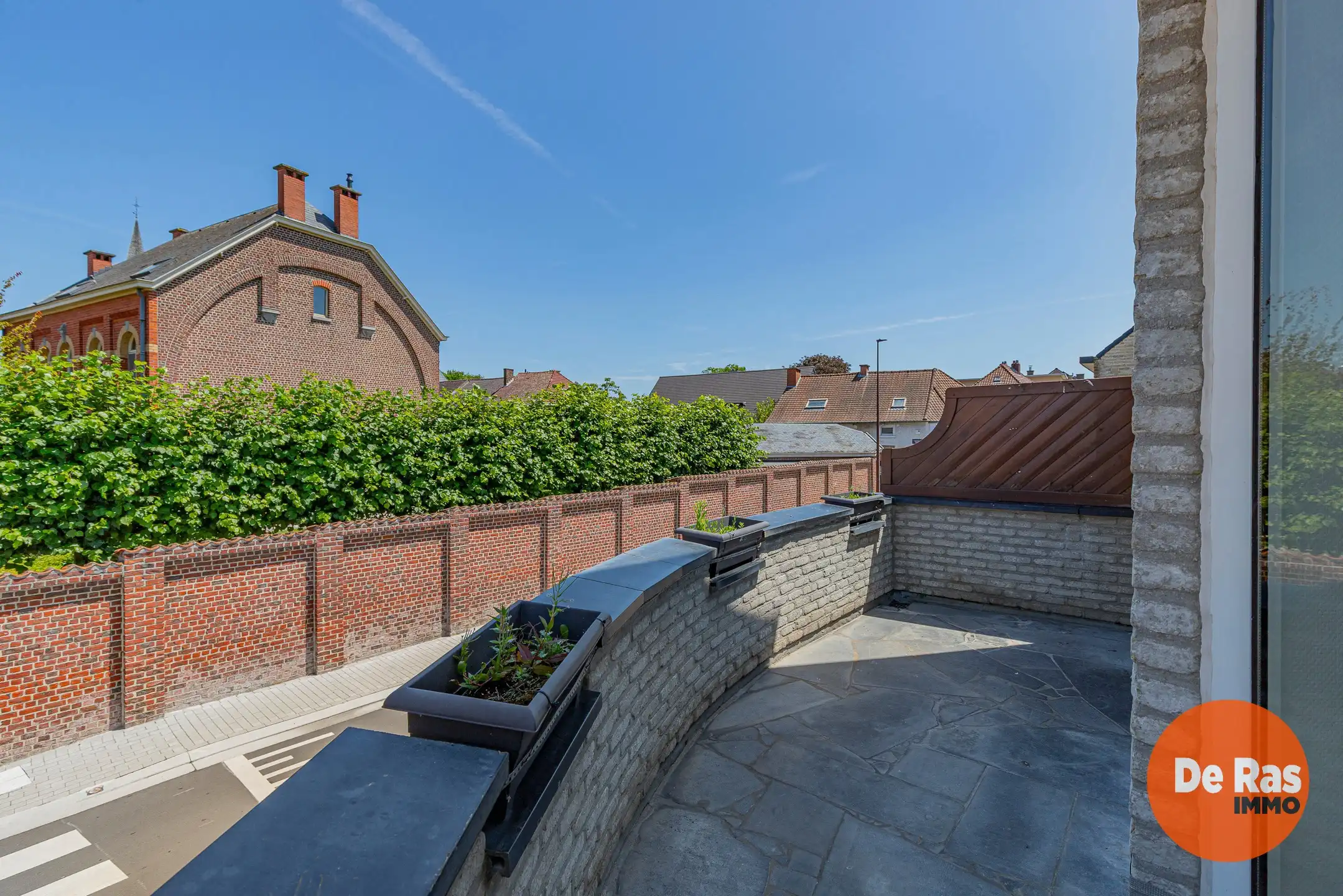LIEDEKERKE - woning met garage en terras op goede locatie foto 16