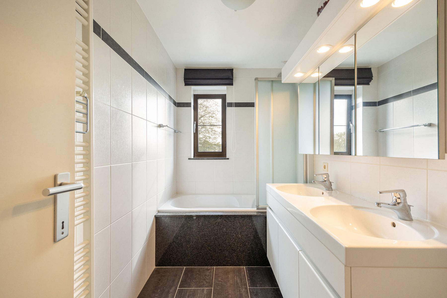 Eigentijdse gezinswoning op een perceel van ca 1.059m² in het centrum van Hoogstraten foto 12