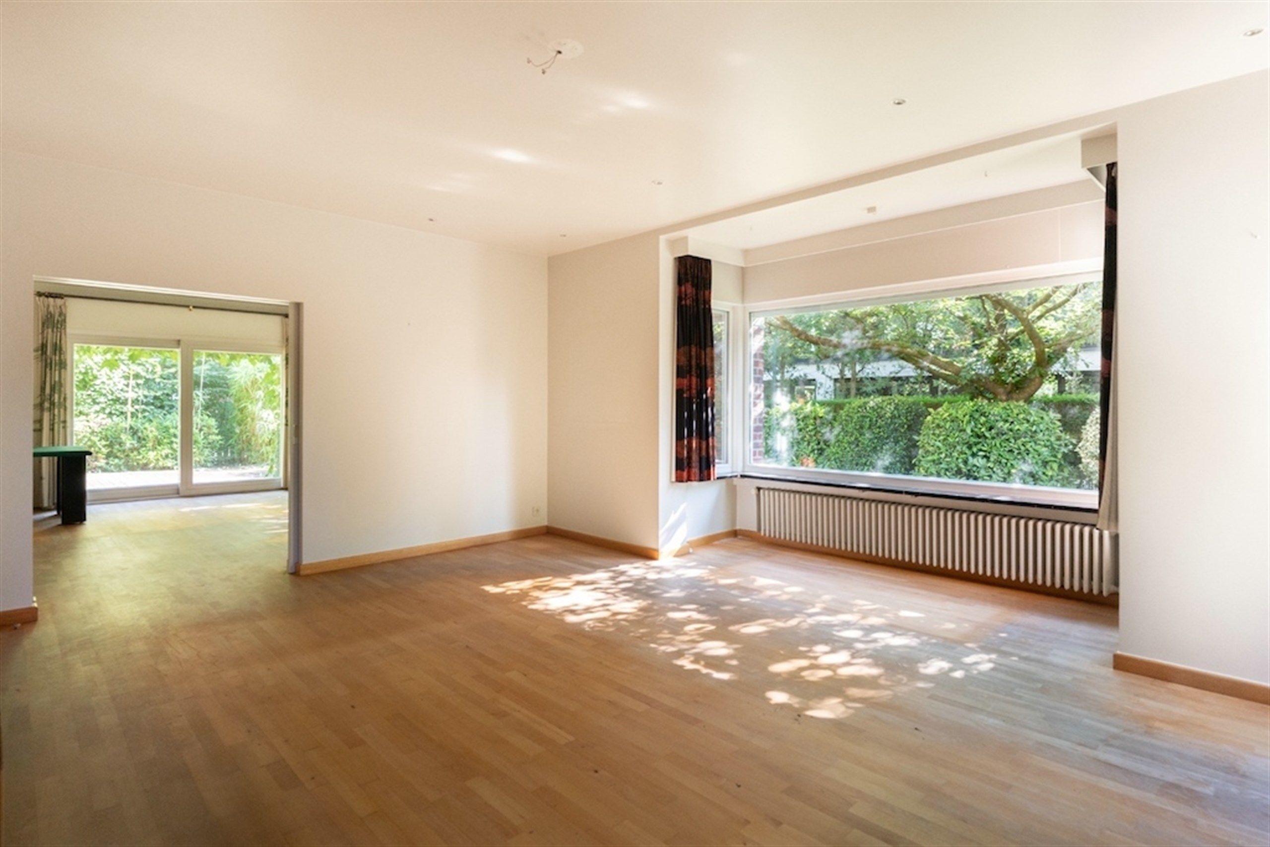 Royale en stevige eigendom op 1000 m2 aan de stadsrand foto 15