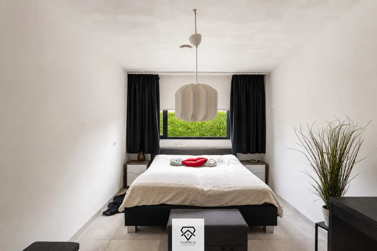 Moderne bungalow met EPC A en ruime kelder in Mariakerke foto 13