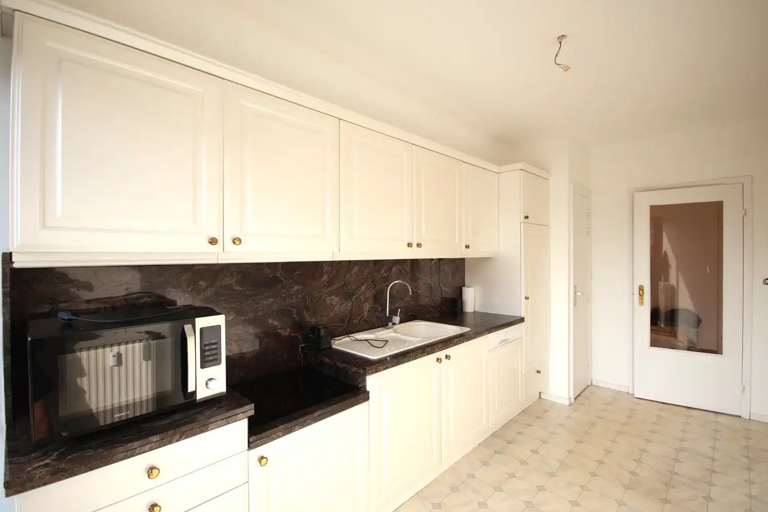 Gunstig gelegen appartement met 2 slaapkamers en een autostaanplaats foto 11