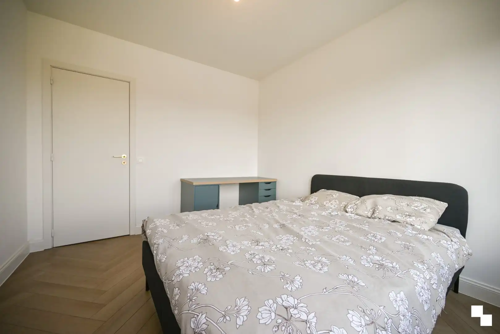 Volledig gerenoveerd appartement met drie slaapkamers te centrum Izegem foto 27