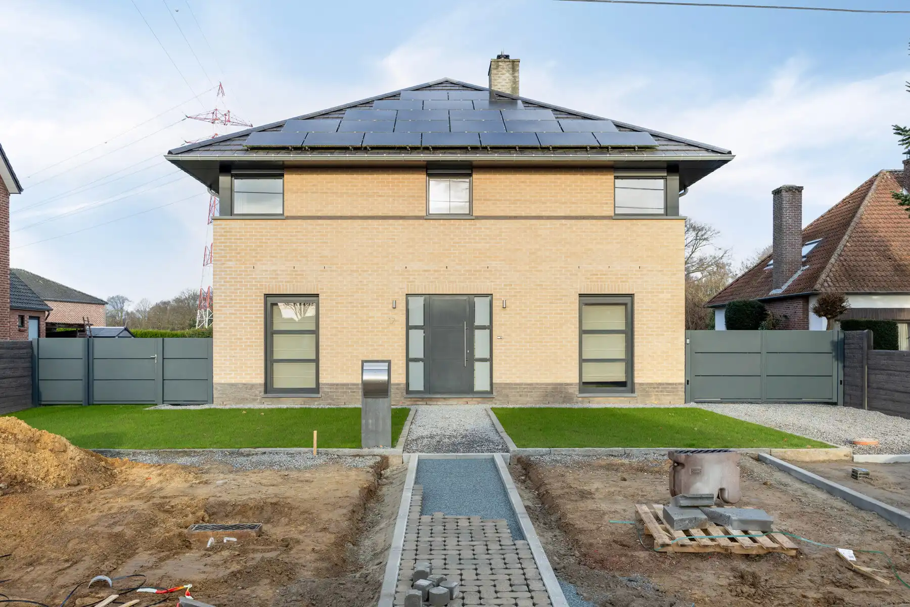 Luxueuze woning met 4/5 slpk. op 11a90ca in Neeroeteren.  foto 2