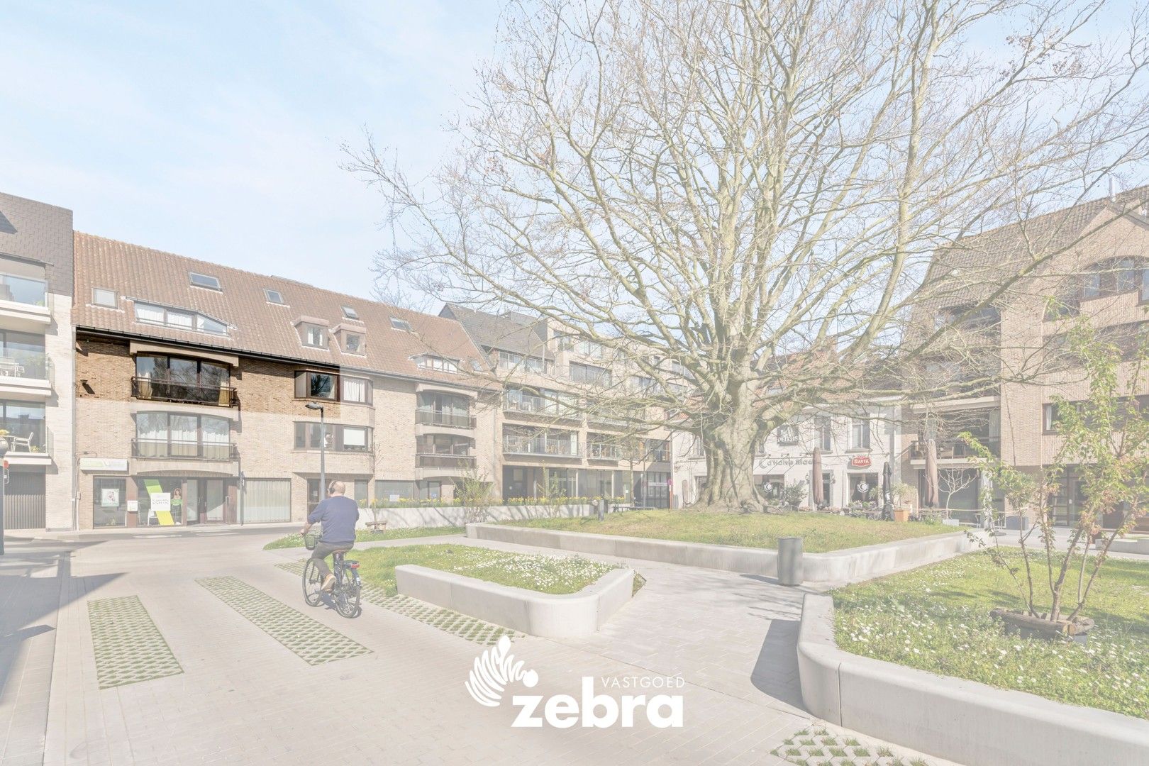 Prachtig & lichtrijk appartement met uitzicht op de Melkmarkt te Izegem! foto 21