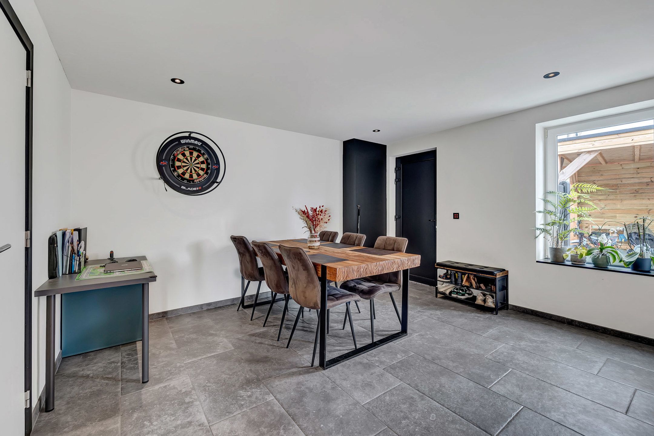 Instapklare woning in verkeersluwe straat foto 4