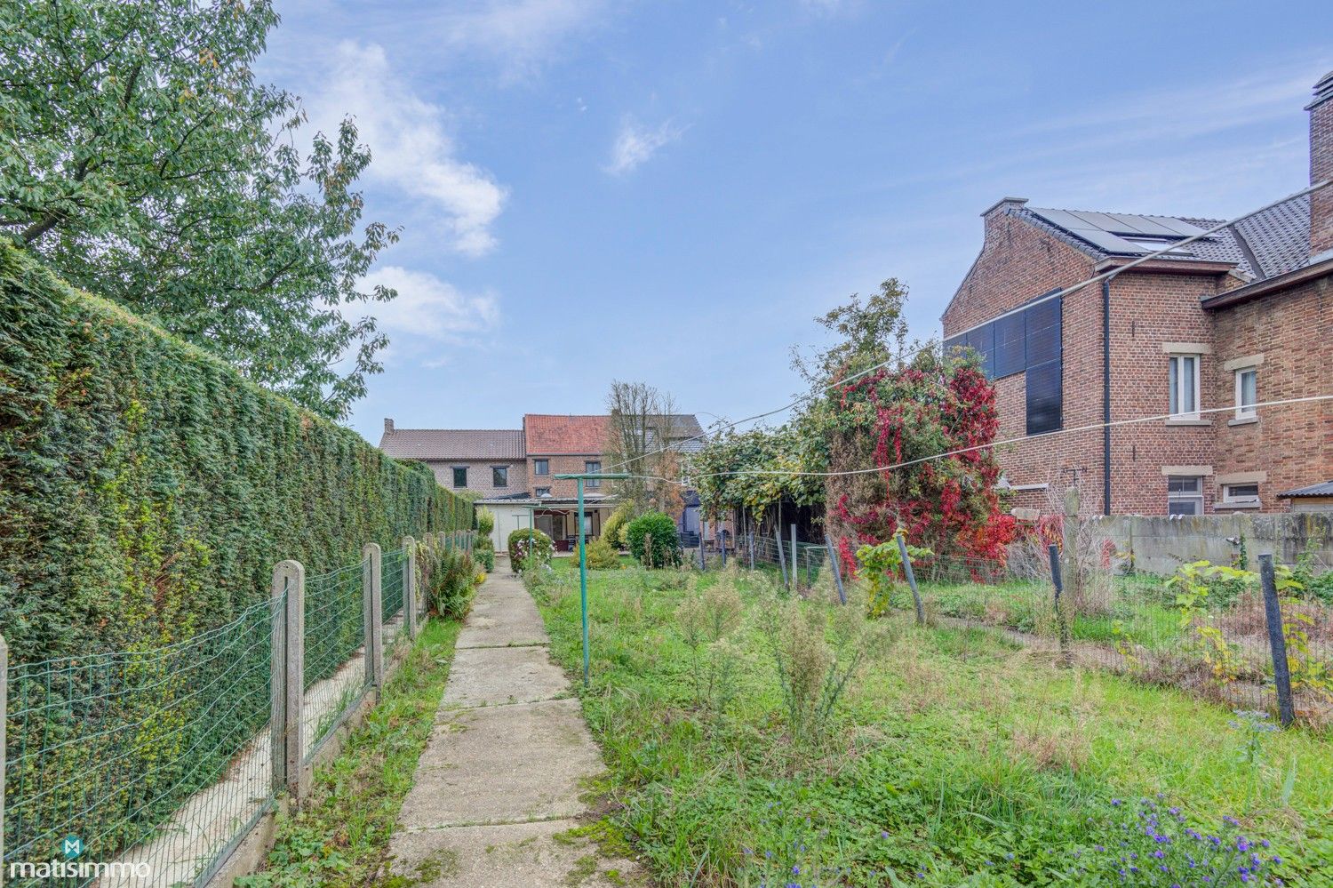 GEZINSWONING MET RUIME TUIN EN DRIE SLAAPKAMERS IN MARTENSLINDE foto 30