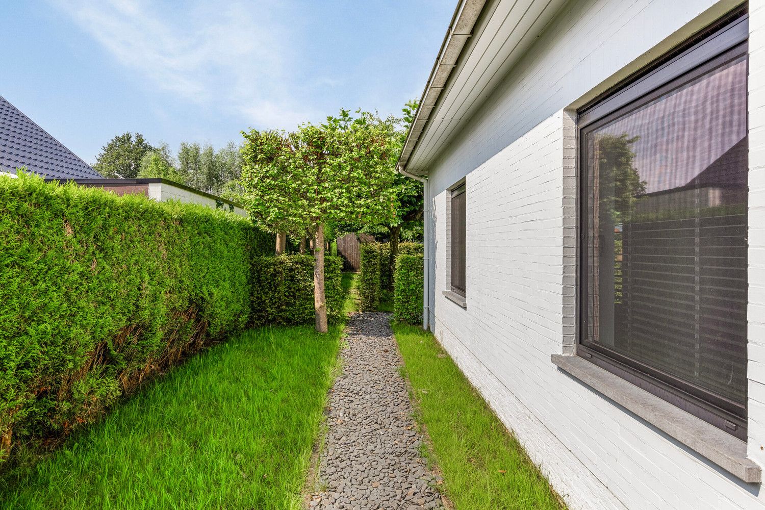 Prachtig gerenoveerde villa in een doodlopende straat met 3 slaapkamers, garage en tuin met tuinpaviljoen op 611m2. foto 30