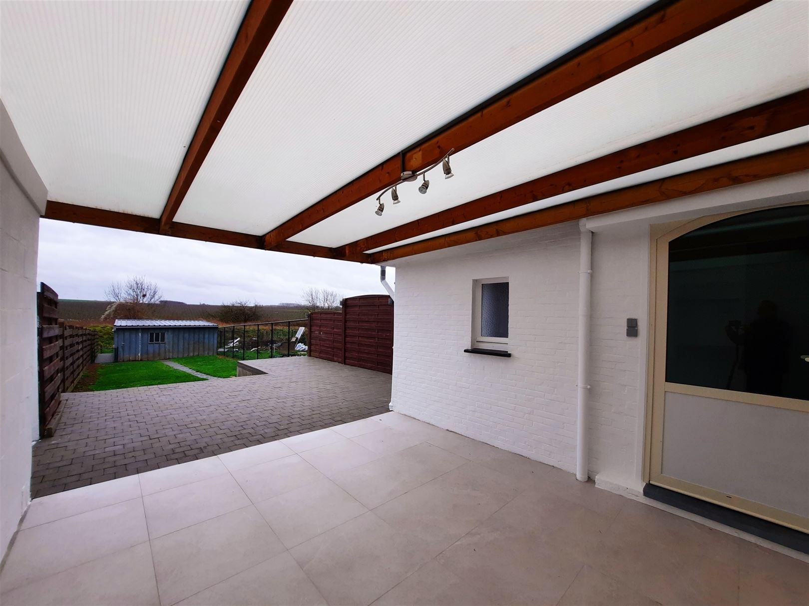 Woning met tuin en dubbele garage. foto 6