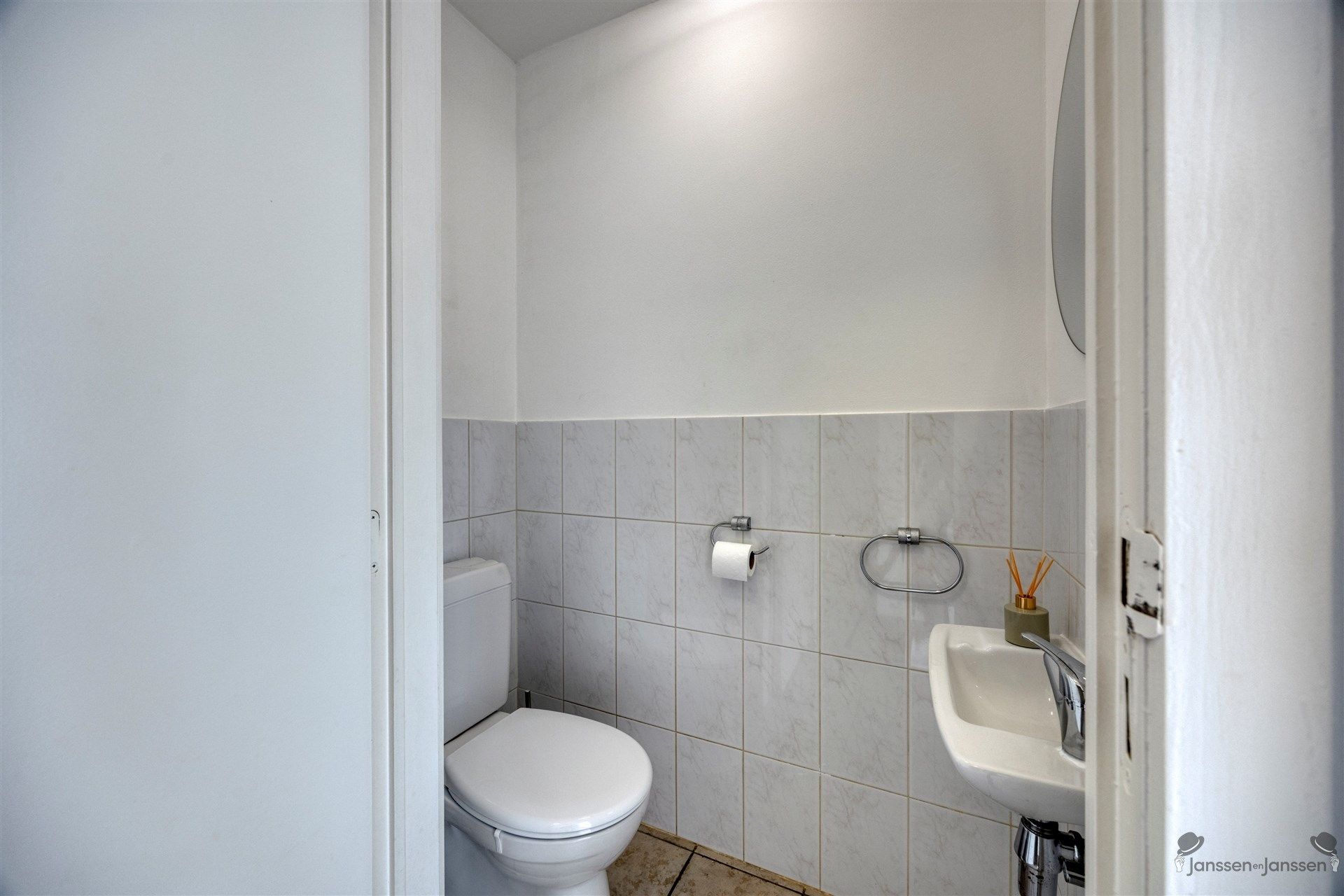 TE HUUR - Rustig gelegen gelijkvloers appartement met tuin te Leopoldsburg foto 12