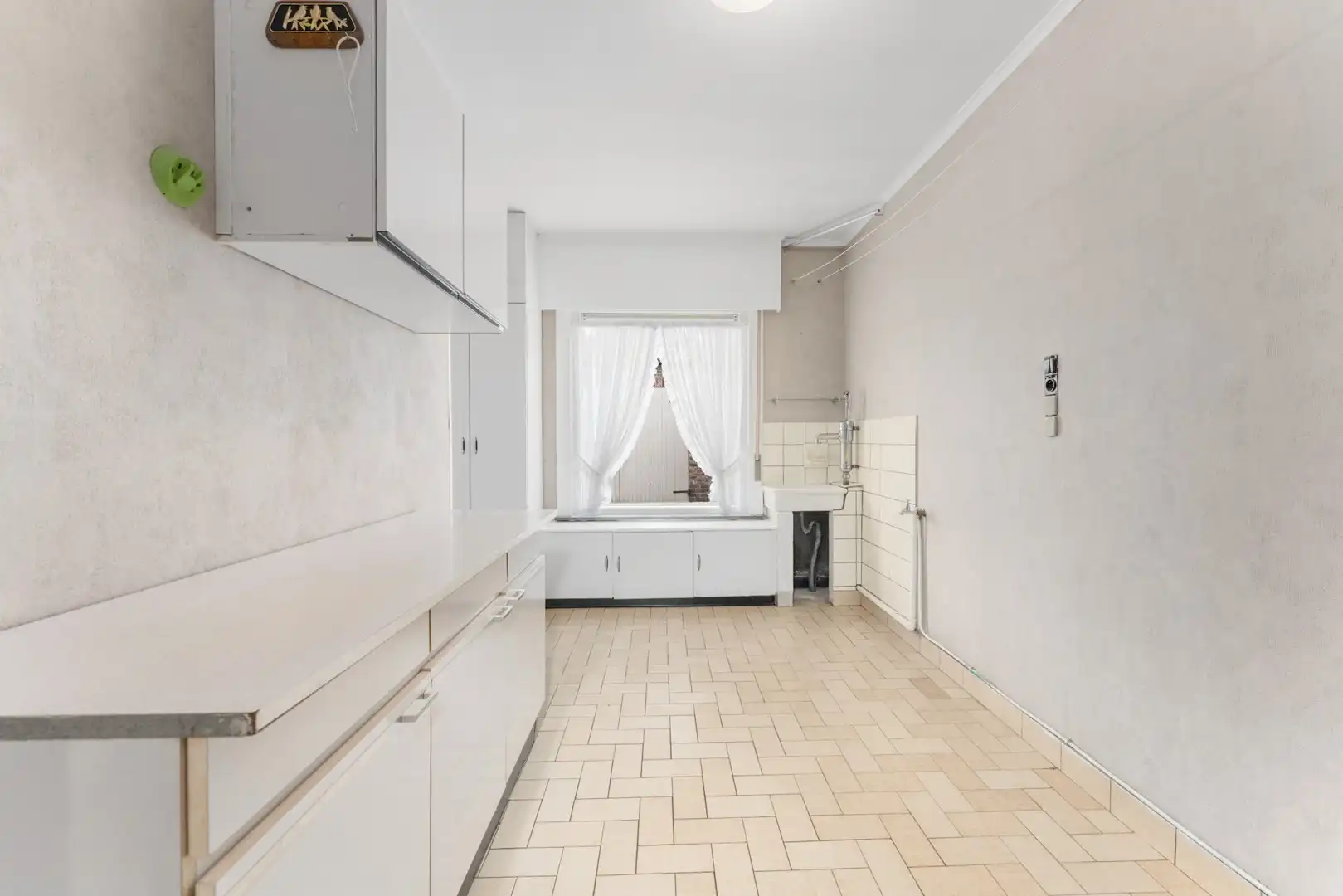 Lichtrijke en stevig gebouwde halfopen woning op een perceel van 794 m² foto 10