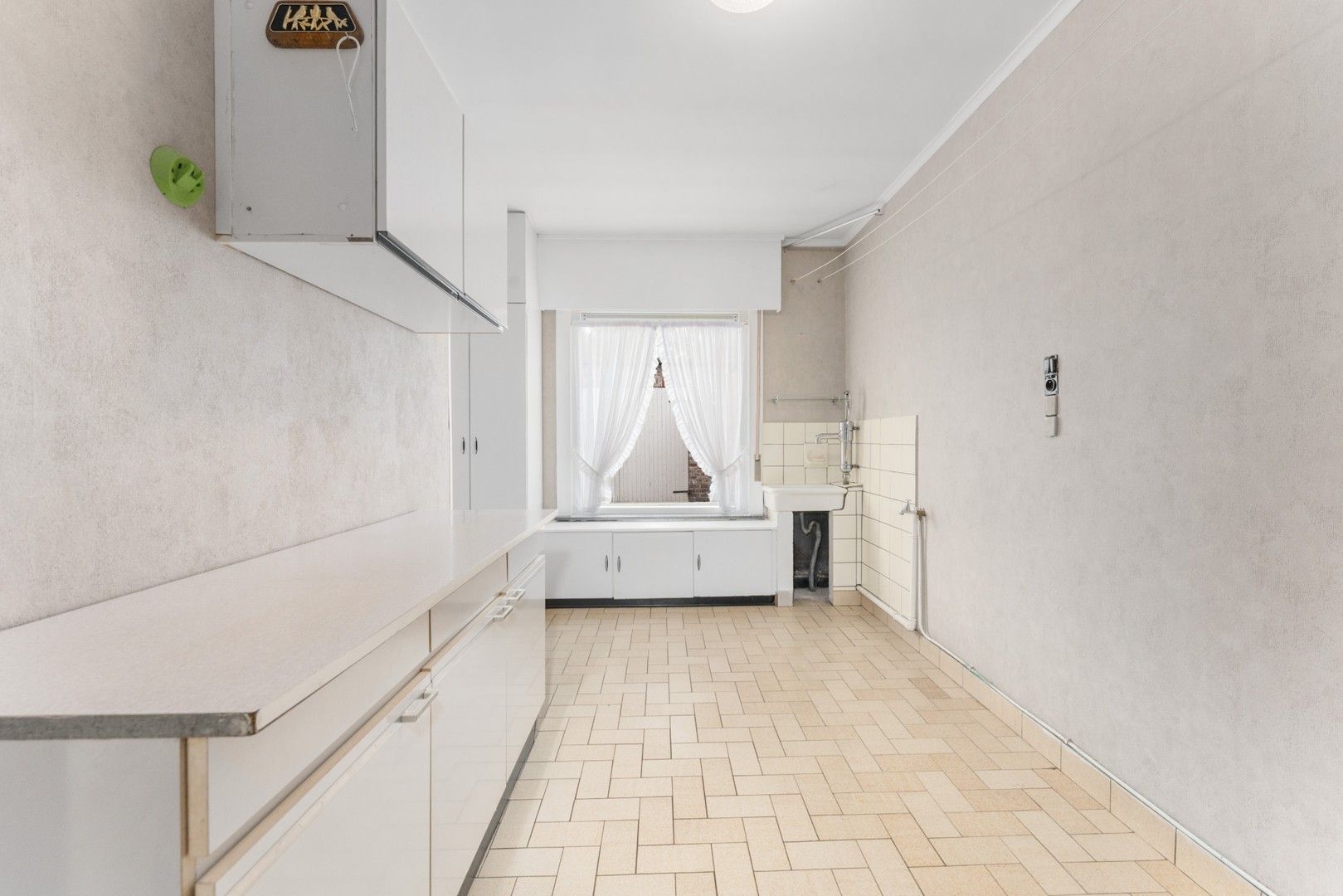 Lichtrijke en stevig gebouwde halfopen woning op een perceel van 794 m² foto 10