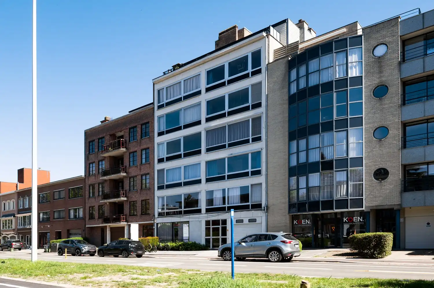 Twee slaapkamer appartement met open leefruimte te Mortsel foto 18