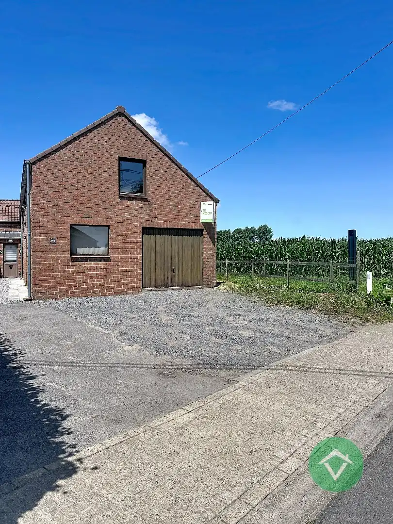 Hoofdfoto van de publicatie: Te renoveren halfopen bebouwing op landelijke ligging in Koekelare