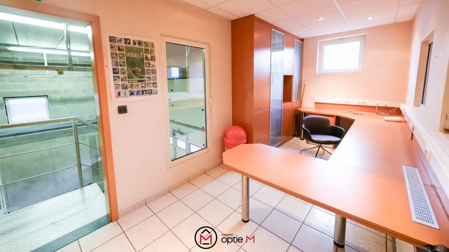 Bedrijfspand met woonst te huur – ruime hal, werkplaats en appartement met 3 slaapkamers foto 17