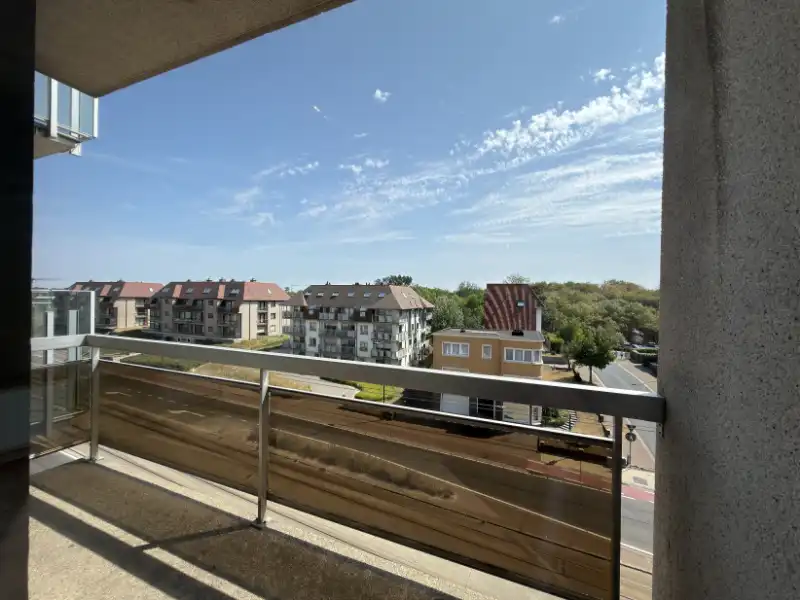 MOOI GERENOVEERD APPARTEMENT MET CENTRALE LIGGING EN DICHTBIJ DE ZEE! foto 13