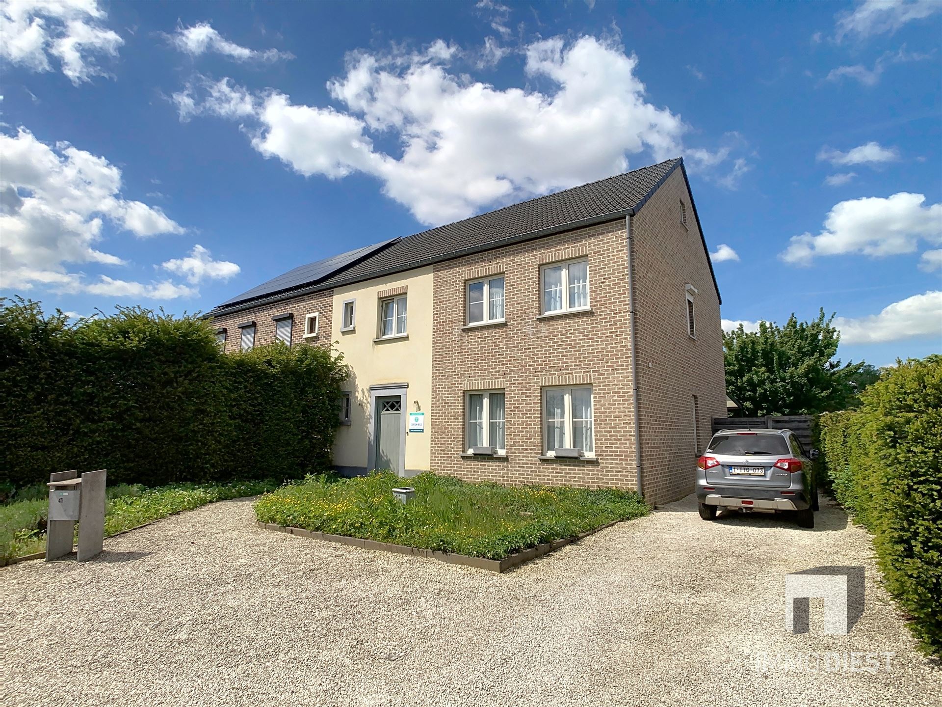 Energiezuinige gezinswoning met 3 slaapkamers  foto {{pictureIndex}}