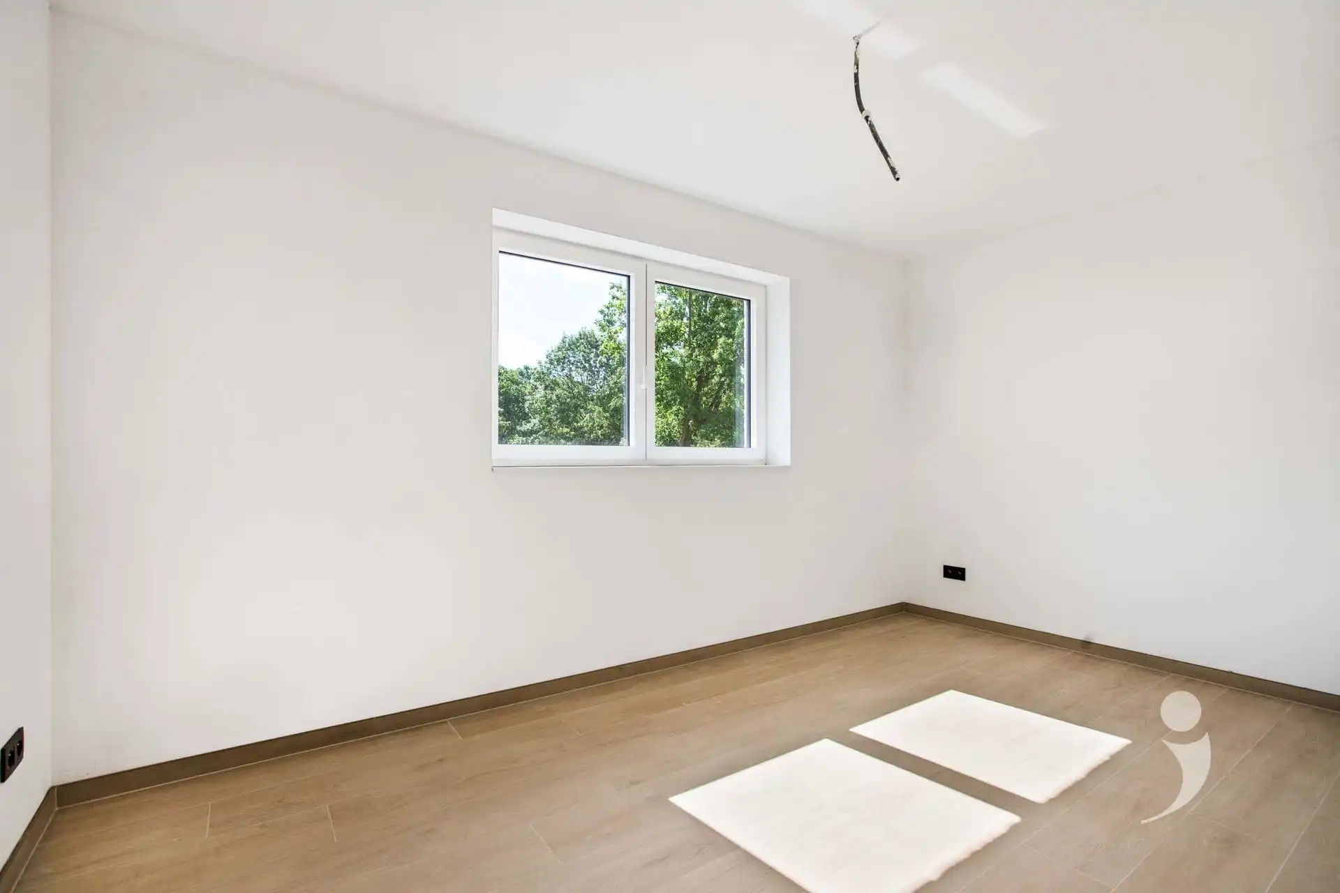 Knappe nieuwbouw woning op een rustige locatie!  foto 18