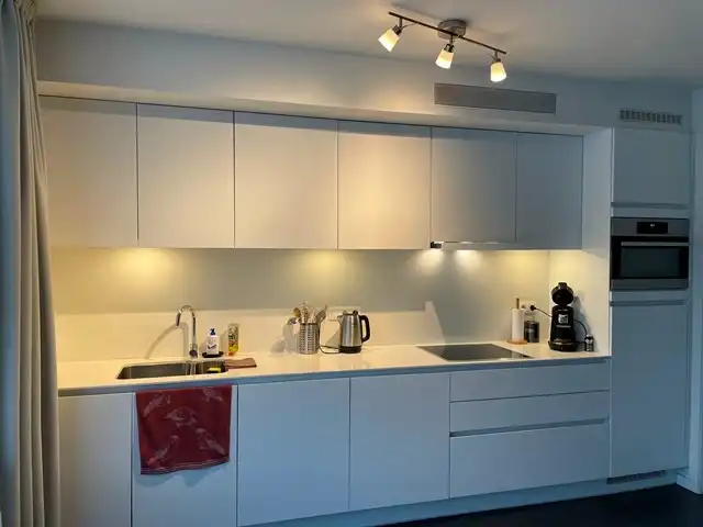 Centraal gelegen instapklaar en energiezuinig appartement met parking foto 5